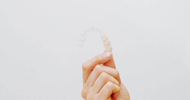 Braces vs Clear Aligners: Choosing the Best Option for Your Smile